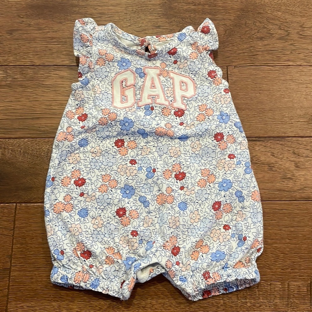 Baby Gap Girls Flowered One-Piece Romper - Size 0-3 Months